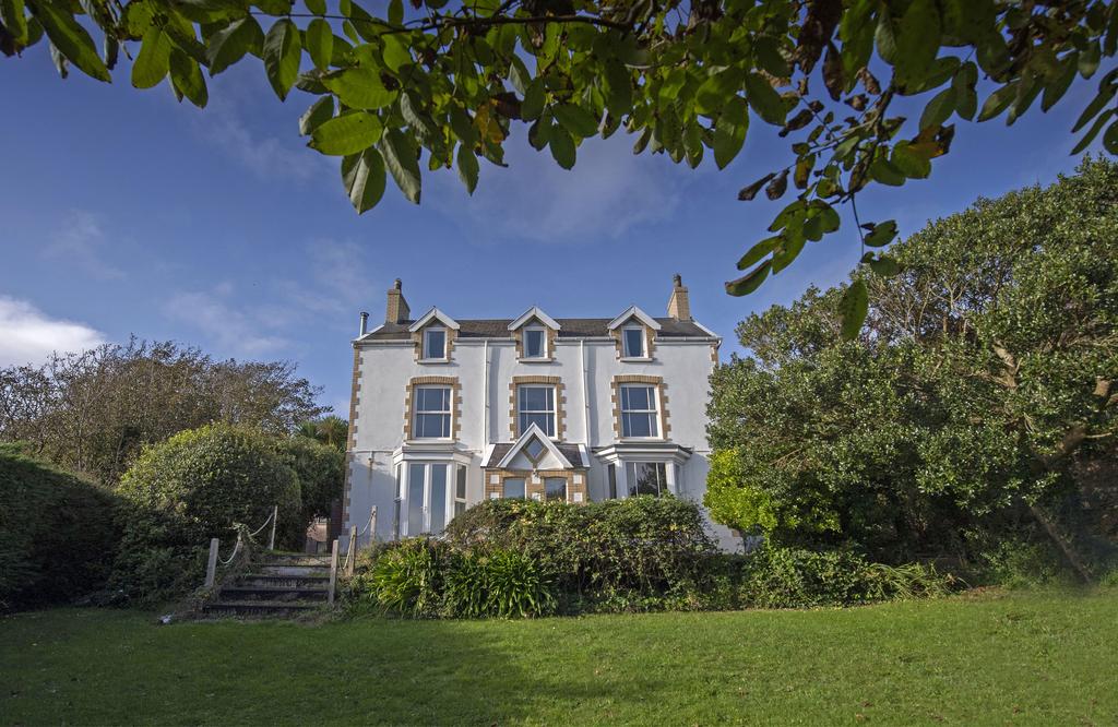 The Retreat, Horton 6 bed detached house for sale £850,000