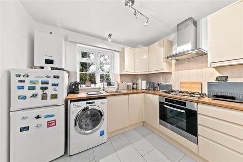 10 Kenmore Close, Richmond, TW9 3JG