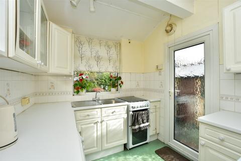 2 Alberta Road, Erith, DA8 3NA