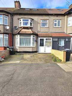 4 bedroom terraced house to rent, Gantshill Crescent, Ilford, Essex, IG2