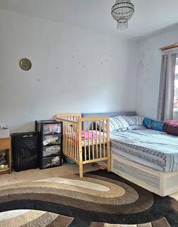 4 bedroom terraced house to rent, Gantshill Crescent, Ilford, Essex, IG2