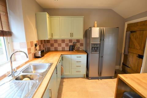 2 bedroom character property to rent, Alwyne Close, Oakham