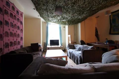 6 bedroom house to rent, Brudenell Road, Leeds