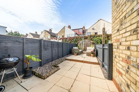 39 Boundary Road, London, SW19 2AW