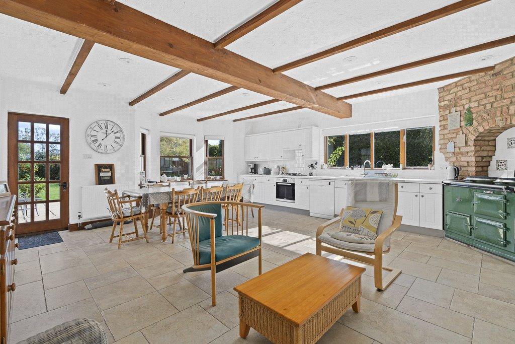 Kitchen/Breakfast Rm