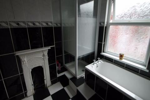 6 bedroom house to rent, Brudenell Road, Leeds