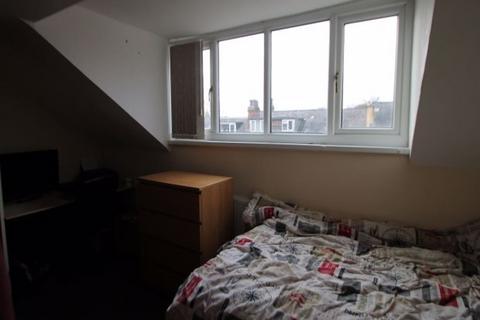 6 bedroom house to rent, Ebberston Terrace, Leeds
