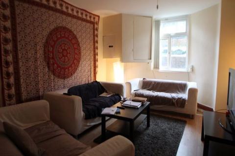 6 bedroom house to rent, Ebberston Terrace, Leeds