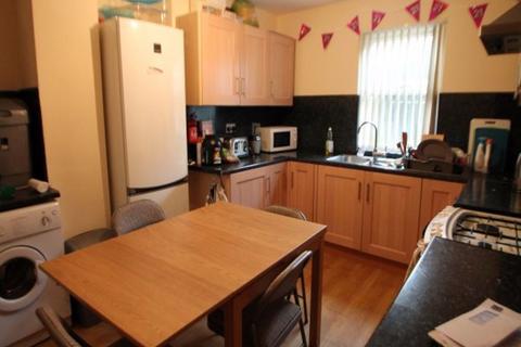 6 bedroom house to rent, Ebberston Terrace, Leeds