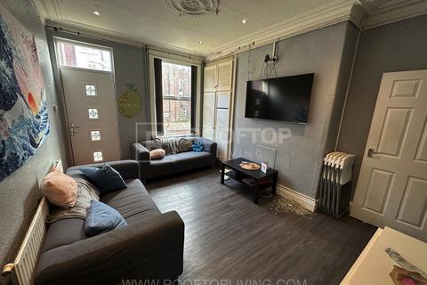 6 bedroom house to rent, Queens Road, Leeds LS6
