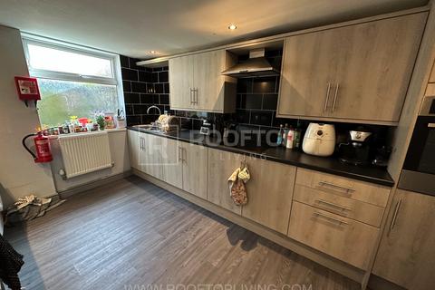 6 bedroom house to rent, Queens Road, Leeds LS6