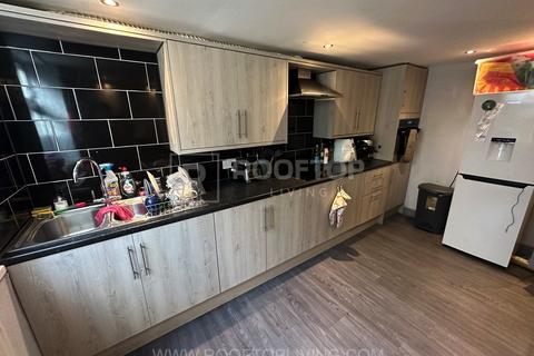 6 bedroom house to rent, Queens Road, Leeds LS6