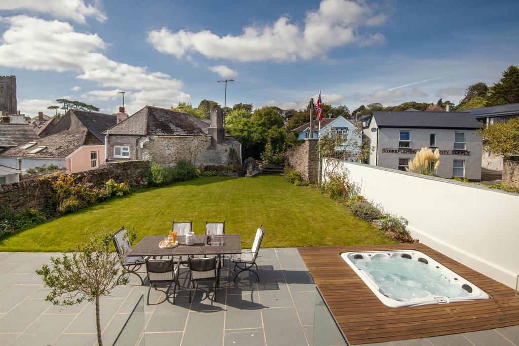 Bidders House rear garden