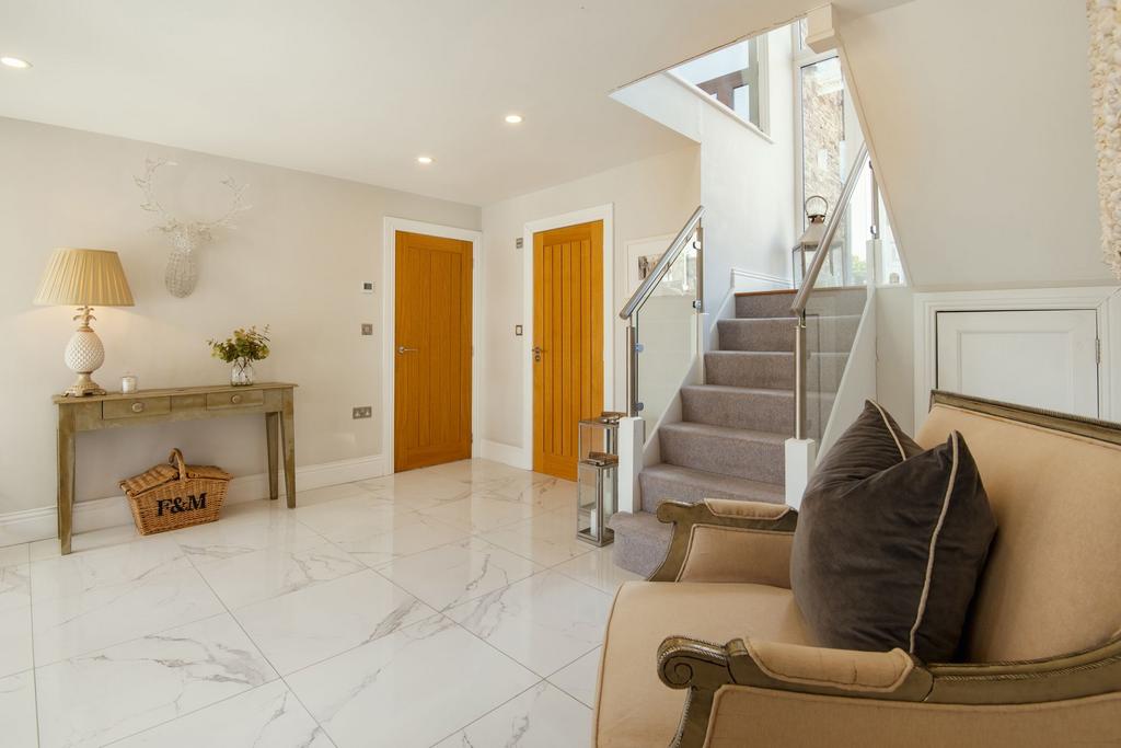 Bidders House hallway