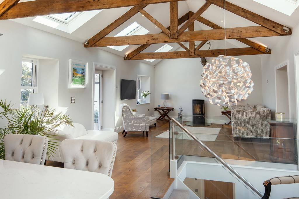 Bidders House living area
