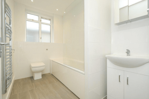 1 bedroom flat to rent, Warren Court, Euston Road, London, NW1