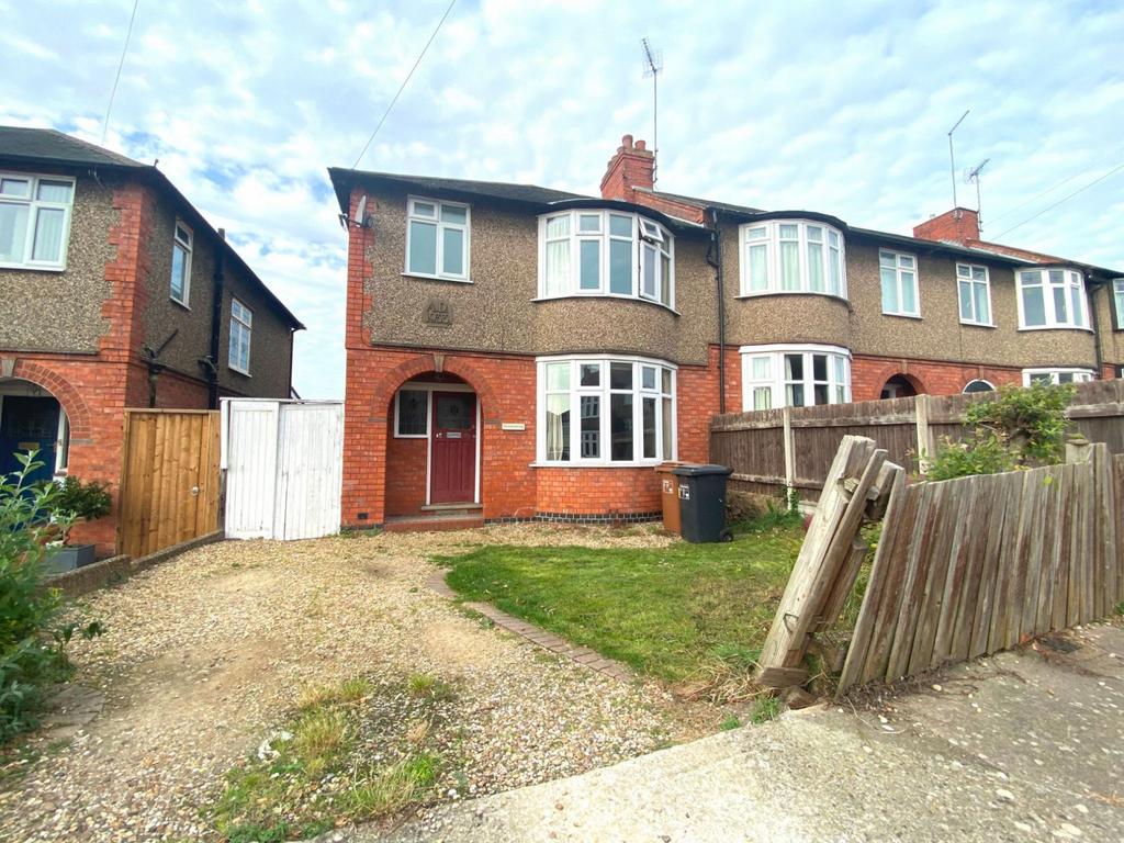Greenfield Road, Spinney Hill, Northampton NN3 2LH 3 bed semidetached