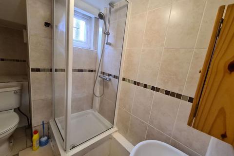 5 bedroom house to rent, Brudenell View, Leeds