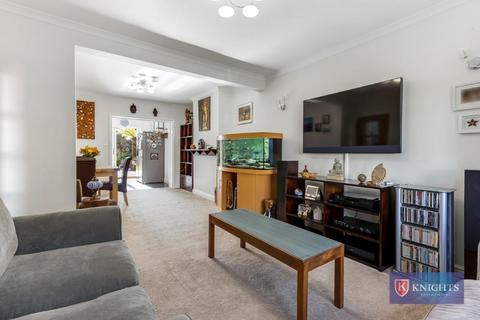 4 bedroom semi-detached house for sale, The Fairway, London, N13