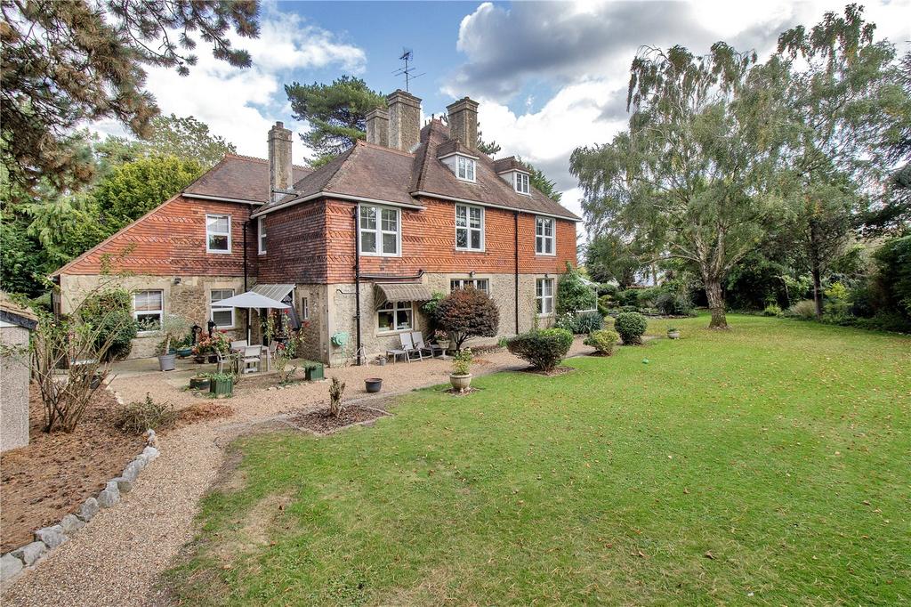 London Road, Dunton Green, Sevenoaks, Kent, TN13 6 bed detached house