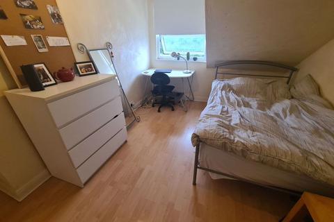 5 bedroom house to rent, Cliff Road, Leeds