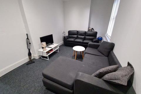 5 bedroom house to rent, Hanover Square, Leeds