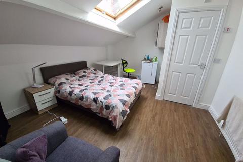 5 bedroom house to rent, Hanover Square, Leeds