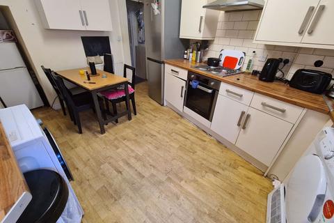 5 bedroom house to rent, Hyde Park Terrace, Leeds