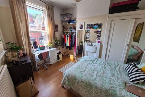 5 bedroom house to rent, Hyde Park Terrace, Leeds