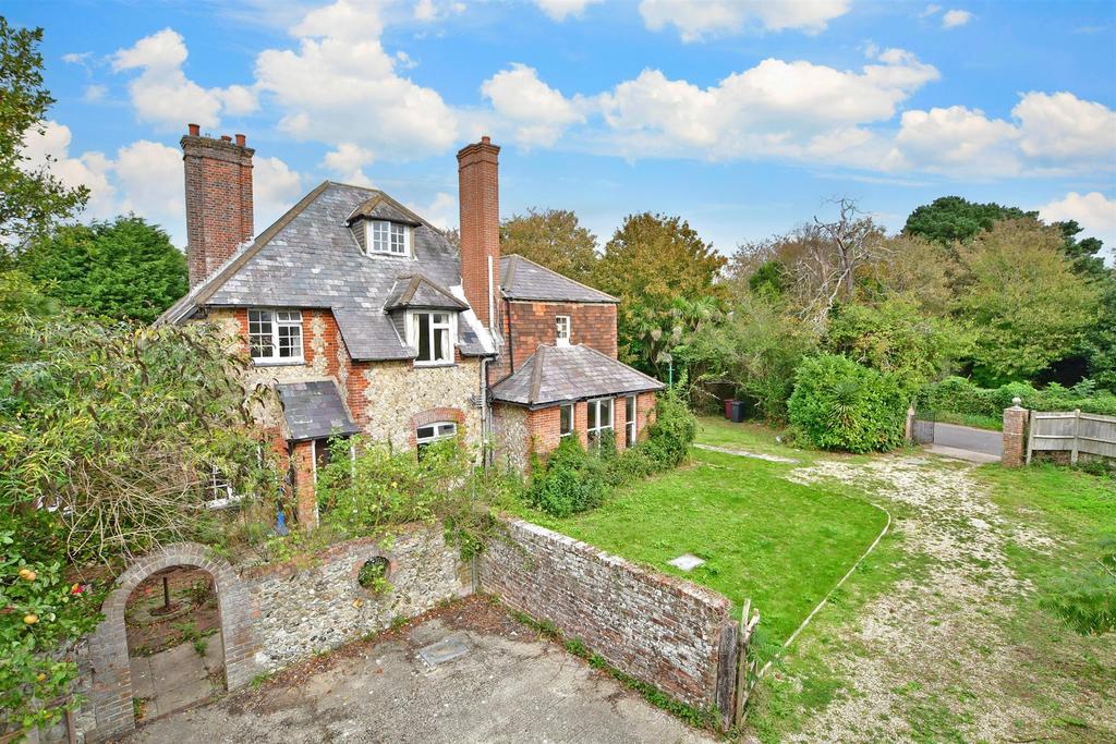 Bookers Lane, Earnley, Chichester, West Sussex 5 bed detached house for