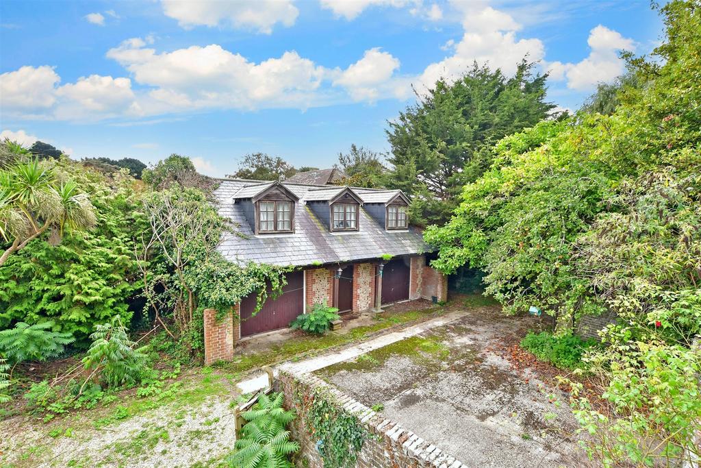 Bookers Lane, Earnley, Chichester, West Sussex 5 bed detached house for