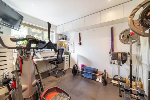 12, Oakwood Court Clews Lane, Bisley, Woking, GU24 9SJ