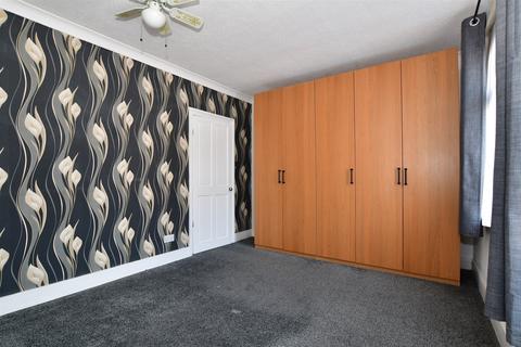 79 Springhead Road, Northfleet, Gravesend, DA11 9QZ