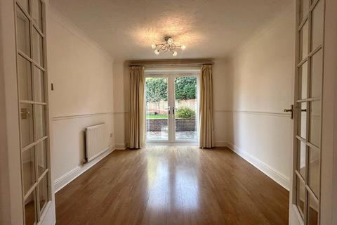 4 bedroom detached house to rent, Shakespeare Way, Warfield, Bracknell, Berkshire, RG42