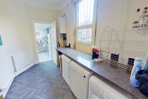 7 bedroom house to rent, Delph Lane, Woodhouse, Leeds