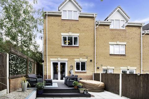 39 Hills Close, Mexborough, S64 9PB