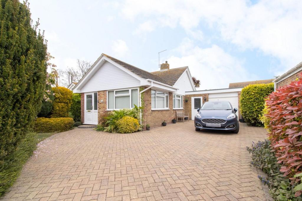 The Paddocks, Broadstairs, CT10 2 bed detached bungalow £475,000