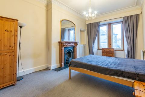 2 bedroom flat to rent, 2336L – Gorgie Road, Edinburgh, EH11 2PN