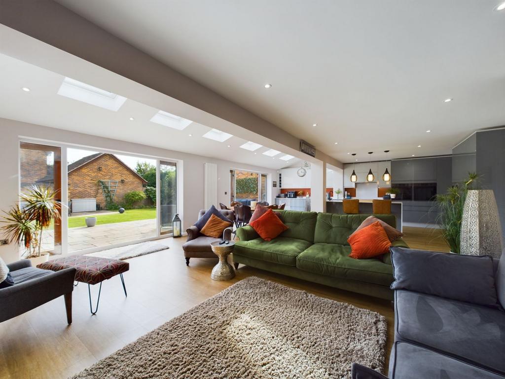 Kitchen / breakfast / dining / living room