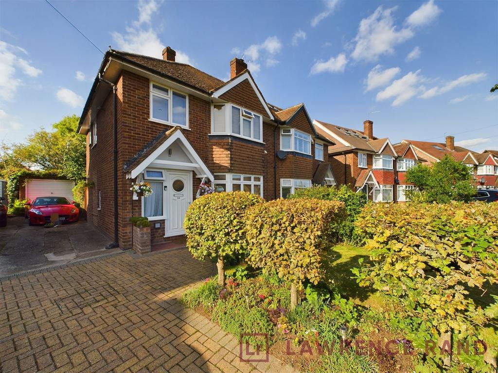 Acacia Avenue, Ruislip, HA4 3 bed semidetached house for sale £695,000