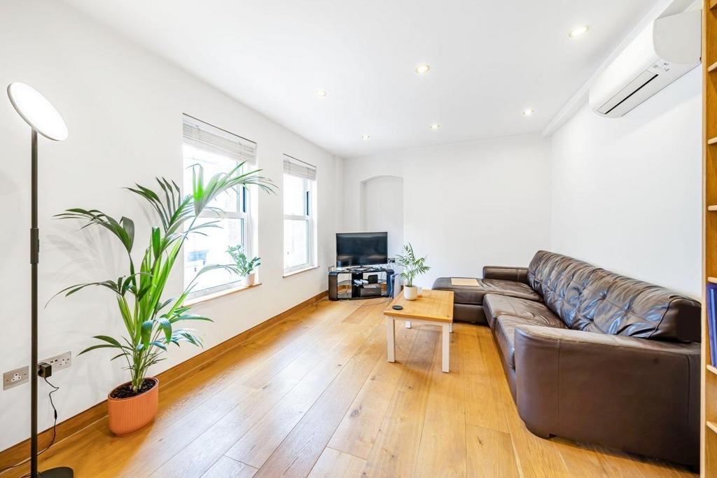 Hatton Wall, Farringdon 1 bed flat for sale £600,000