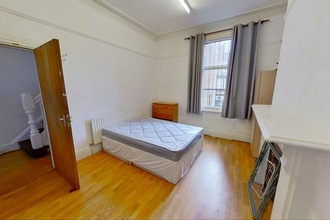 7 bedroom house to rent, Brudenell Road, Hyde Park, Leeds