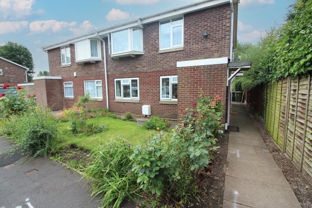Newlands Close, Willenhall 2 bed flat £675 pcm (£156 pw)