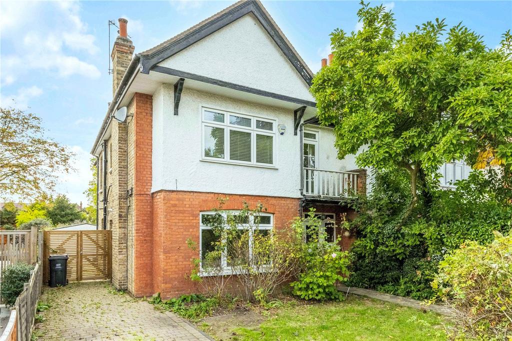 Sandford Road, Bromley, BR2 5 bed detached house £950,000