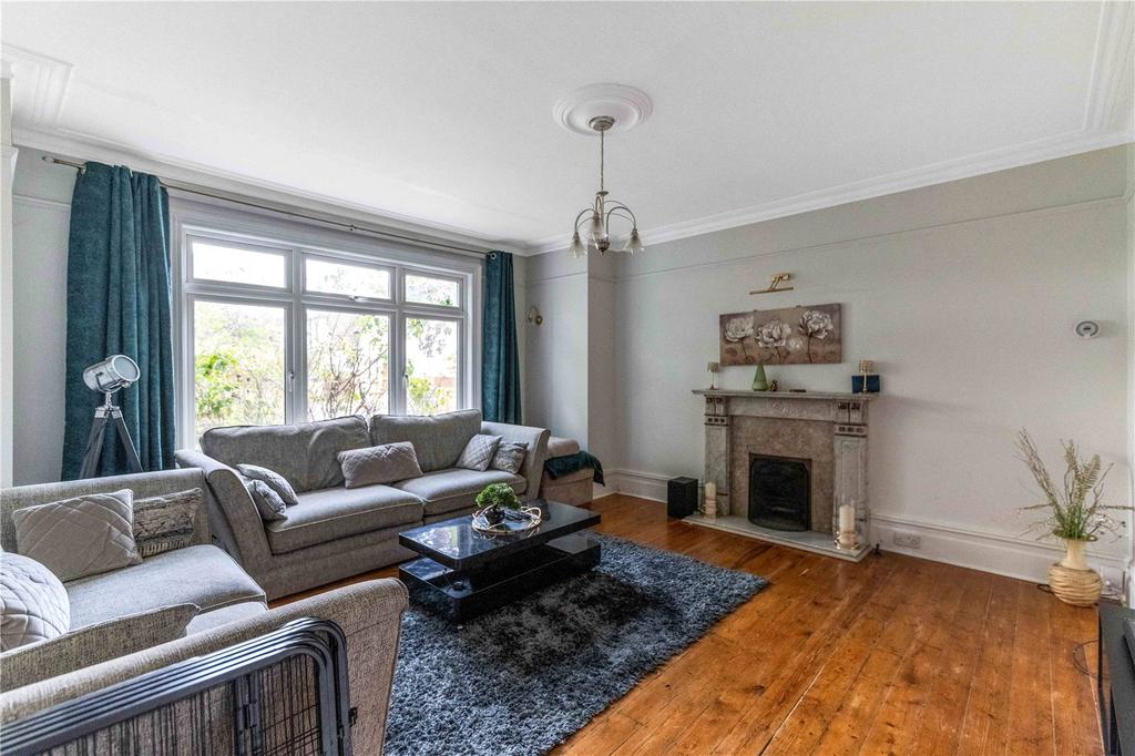 Sandford Road, Bromley, BR2 5 bed detached house £950,000