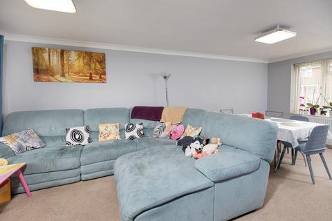 30 Deveron Walk, Corby, NN17 2JX