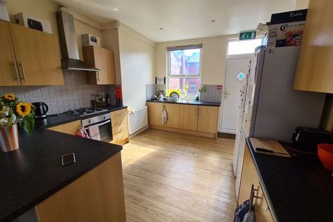 5 bedroom house to rent, Mayville Terrace, Leeds