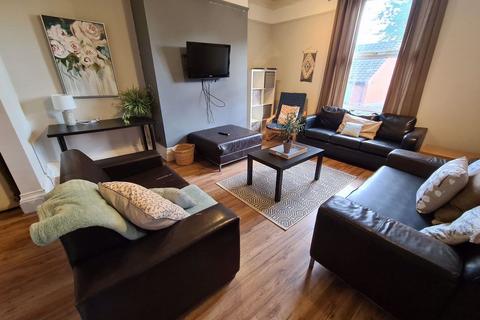 5 bedroom house to rent, Providence Avenue, Leeds
