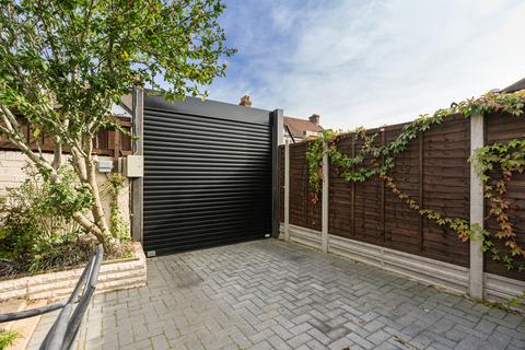 2 Capri Road, Addiscombe, Croydon, CR0 6LE
