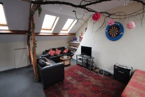 5 bedroom house to rent, Victoria Road, Leeds